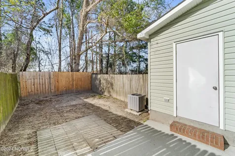 957 W Pueblo Drive Jacksonville NC 28546