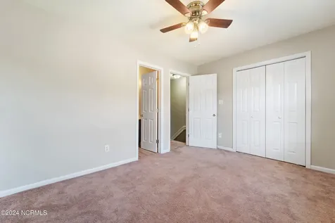957 W Pueblo Drive Jacksonville NC 28546