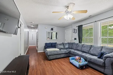 136 Constitution Avenue Jacksonville NC 28540