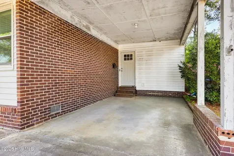 302 W 3rd Avenue Raeford NC 28376