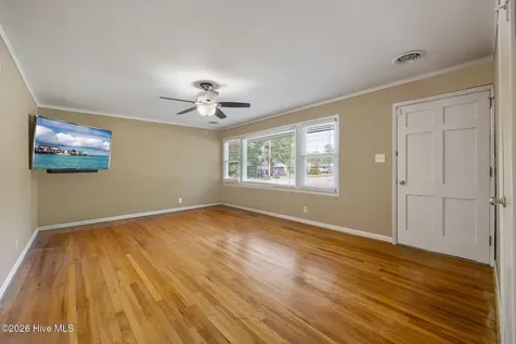 302 W 3rd Avenue Raeford NC 28376