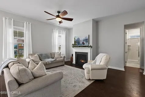 907 W Arboria Drive Hampstead NC 28443