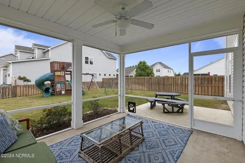 907 W Arboria Drive Hampstead NC 28443