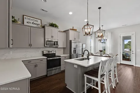 907 W Arboria Drive Hampstead NC 28443