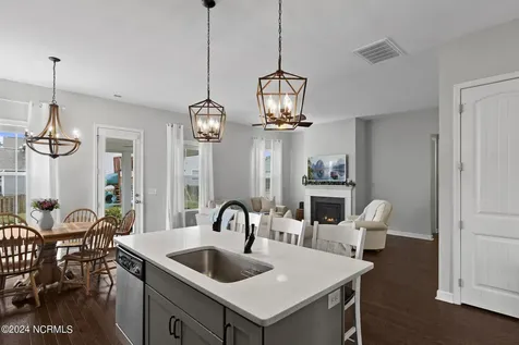 907 W Arboria Drive Hampstead NC 28443