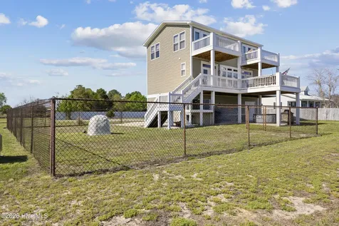 345 Twin Oaks Drive Hampstead NC 28443
