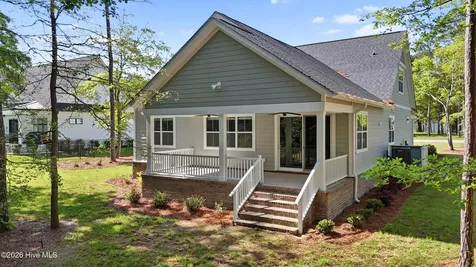 564 Hearthside Drive SE Bolivia NC 28422
