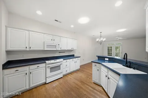 4524 Regent Drive Wilmington NC 28412
