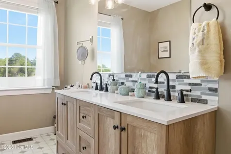184 S Currituck Road Currituck NC 27929