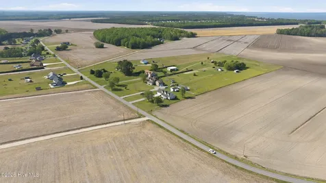 184 S Currituck Road Currituck NC 27929