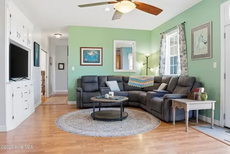 184 S Currituck Road Currituck NC 27929