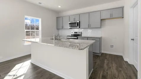 712 Lazy Elm Lane Aberdeen NC 28315