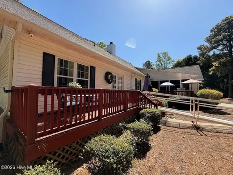 109 Sweetbriar Court Seven Lakes NC 27376