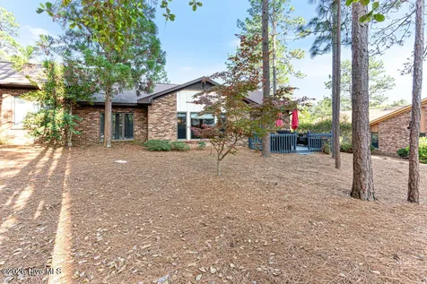 654 Redwood Drive Southern Pines NC 28387