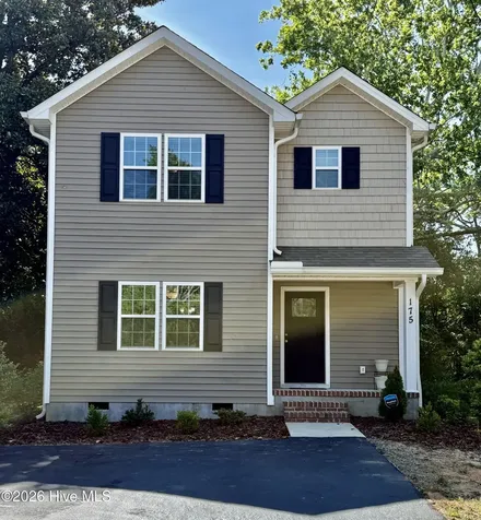 175 S Carlisle Street Southern Pines NC 28387