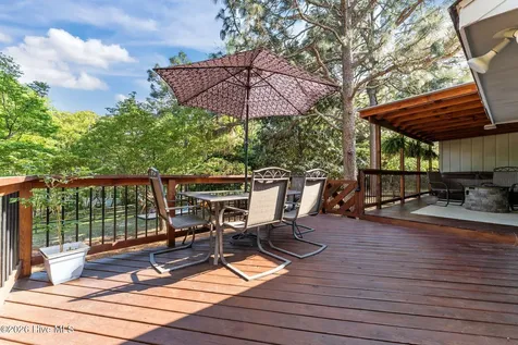 106 Juniper Court West End NC 27376