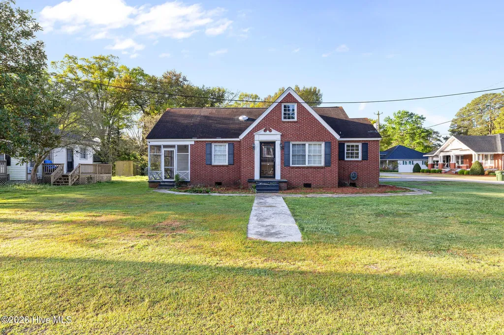 204 N Washington Street Pikeville NC 27863