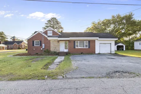 204 N Washington Street Pikeville NC 27863