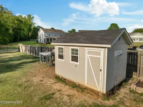 202 Bonanza Drive Richlands NC 28574