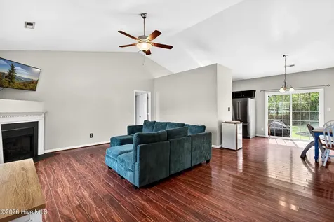 112 Lilac Lane Richlands NC 28574