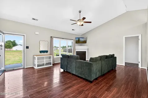 112 Lilac Lane Richlands NC 28574