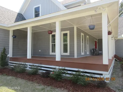 141 W Mobile Road Harbinger NC 27941