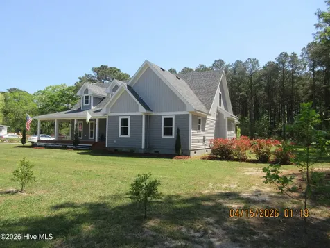 141 W Mobile Road Harbinger NC 27941