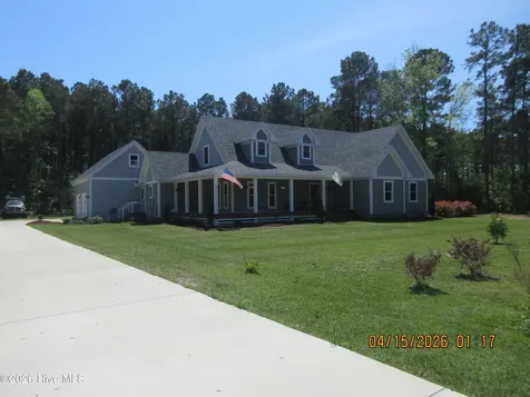 141 W Mobile Road Harbinger NC 27941