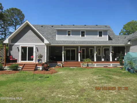 141 W Mobile Road Harbinger NC 27941