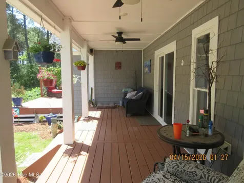 141 W Mobile Road Harbinger NC 27941