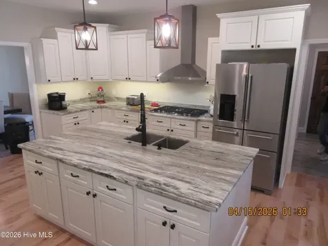 141 W Mobile Road Harbinger NC 27941