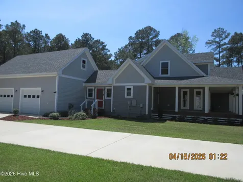 141 W Mobile Road Harbinger NC 27941