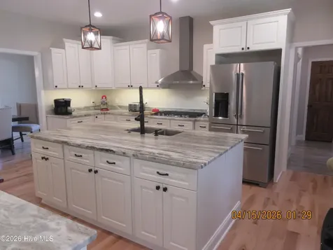 141 W Mobile Road Harbinger NC 27941