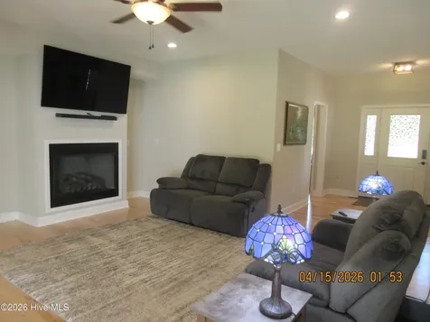 141 W Mobile Road Harbinger NC 27941