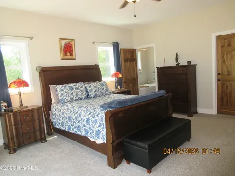 141 W Mobile Road Harbinger NC 27941