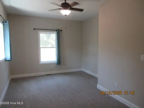 141 W Mobile Road Harbinger NC 27941