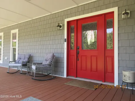 141 W Mobile Road Harbinger NC 27941