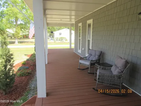 141 W Mobile Road Harbinger NC 27941