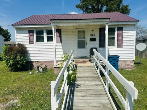 913 E Harnett Street Dunn NC 28334