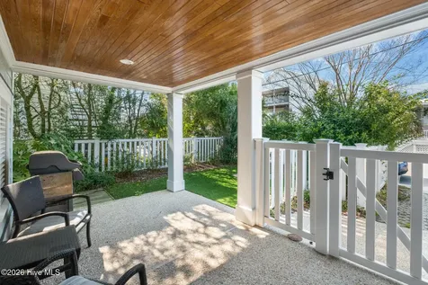 8 W Greensboro Street W Wrightsville Beach NC 28480
