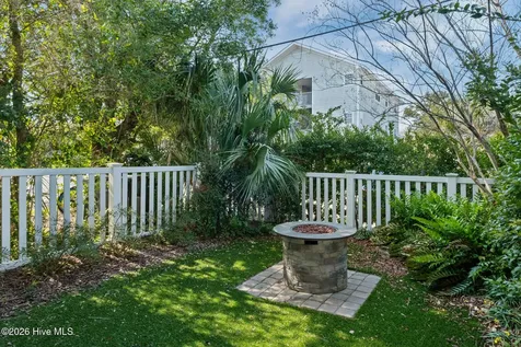 8 W Greensboro Street W Wrightsville Beach NC 28480