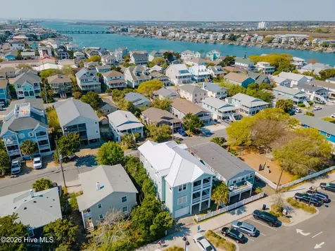 8 W Greensboro Street W Wrightsville Beach NC 28480