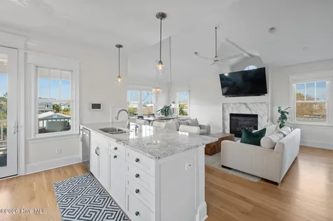 8 W Greensboro Street W Wrightsville Beach NC 28480