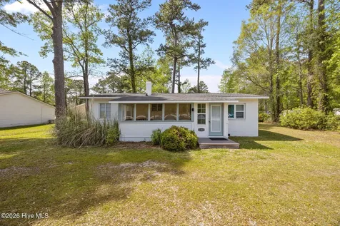 1103 Broad Street Extension Oriental NC 28571