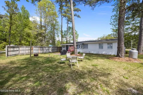 1103 Broad Street Extension Oriental NC 28571