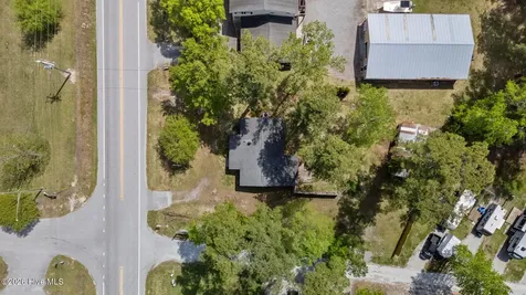 1103 Broad Street Extension Oriental NC 28571