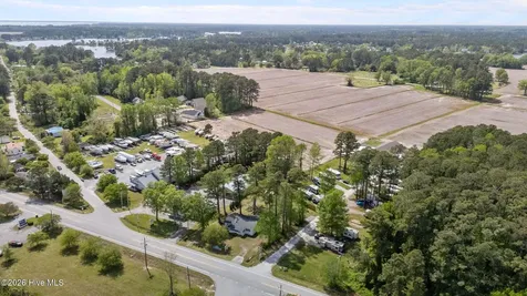 1103 Broad Street Extension Oriental NC 28571