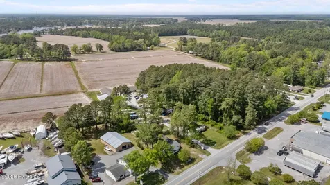 1103 Broad Street Extension Oriental NC 28571