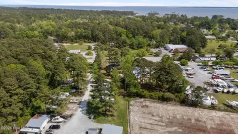 1103 Broad Street Extension Oriental NC 28571
