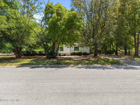 507 Mulligan Way SE Bolivia NC 28422